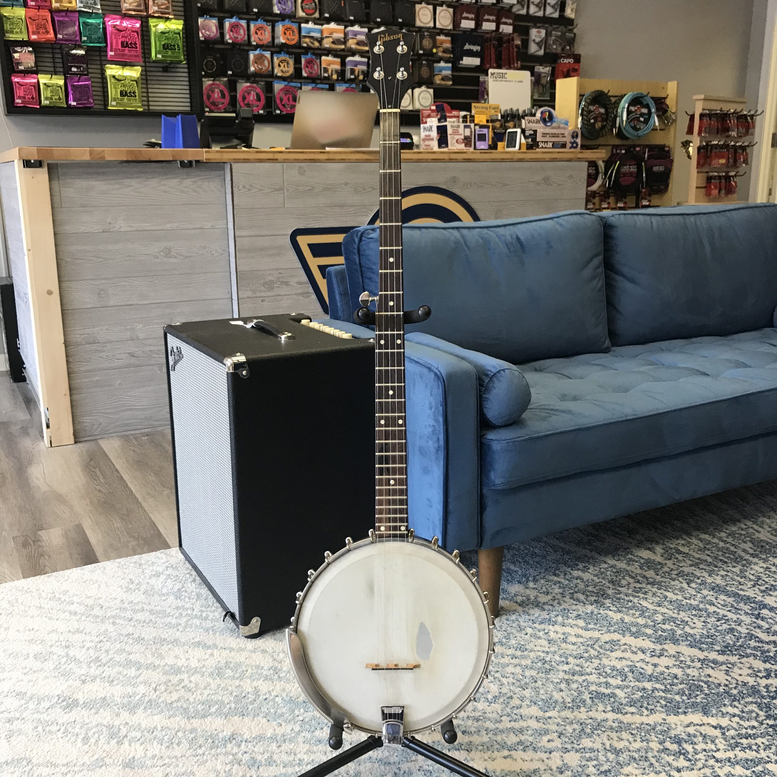 Picture of a Gibson 175 banjo