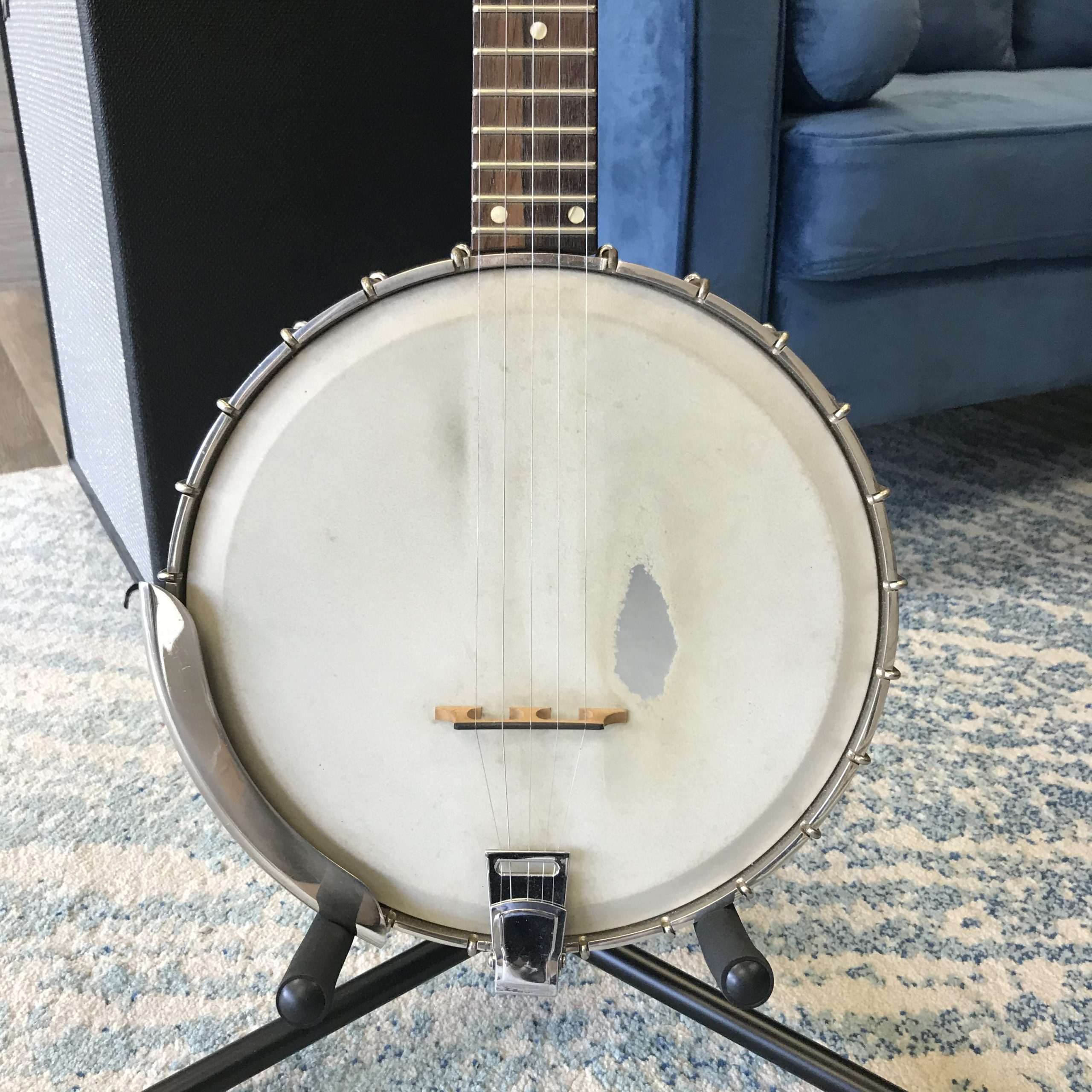Picture of a Gibson 175 banjo, body